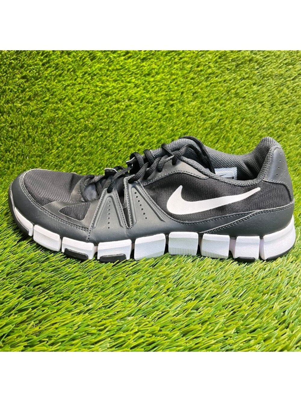 Nike Flex Show TR 3 Mens Size 11 Black White Athletic Running Shoes Sneakers